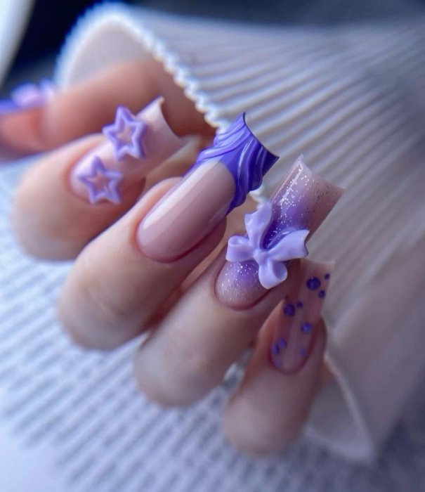 Фіолетовий манікюр на весну