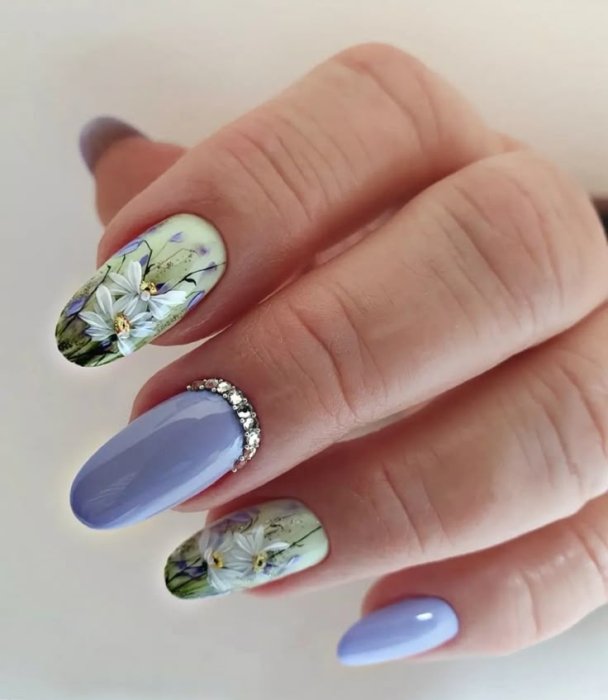 Когда делать ногти в марте