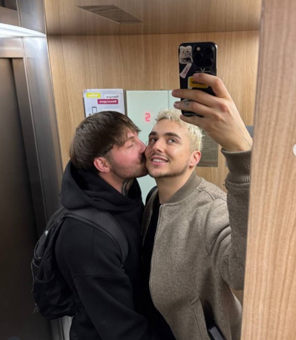 Меловин после скандала показал новые фото с женихом