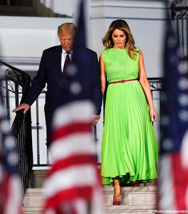 Дональд Трамп и Мелания Трамп в зеленом платье