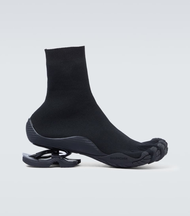 Тренд или антитренд? Balenciaga и Vibram выпустили обувь на пять пальцев (ФОТО) - фото №3