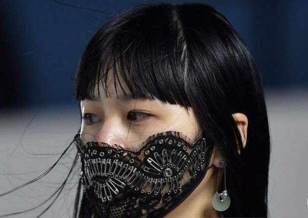 Подборка дизайнерских масок от коронавируса (ФОТО) - фото №3