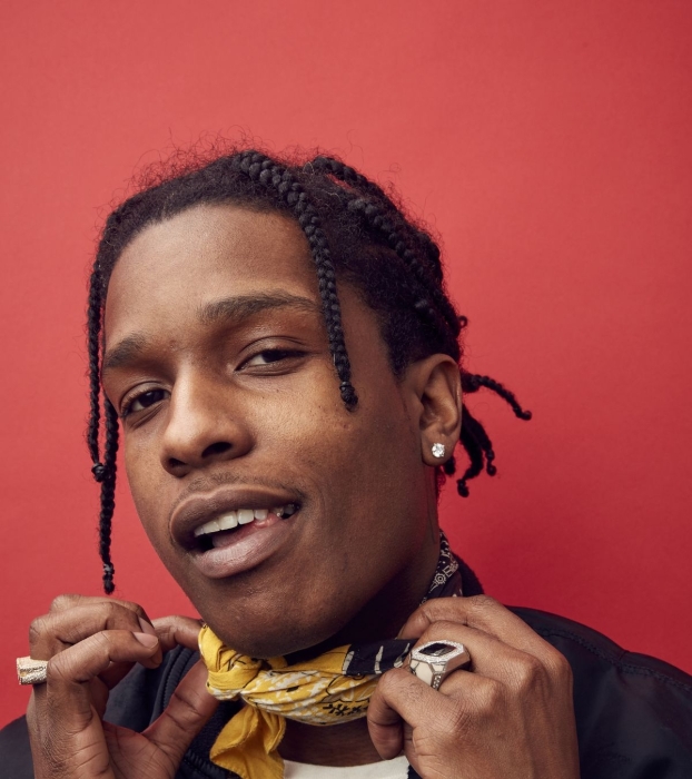 Поддерживает российских террористов? A$AP Rocky выпустил кулон в виде буквы Z, чем уничтожил свою репутацию - фото №2