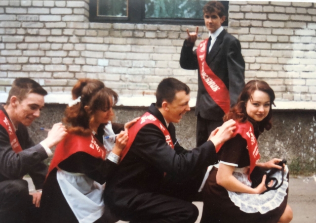 Актрисы "Дизель студио" поделились архивными фото с выпускных - фото №4
