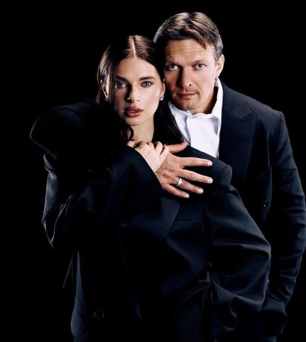 Усик з дружиною у романтичній чорно-білій зйомці