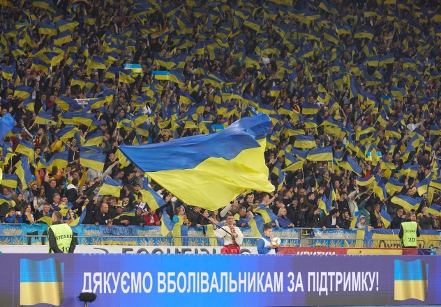Лозунг "Героям слава" стал официальным символом сборной Украины по футболу - фото №1