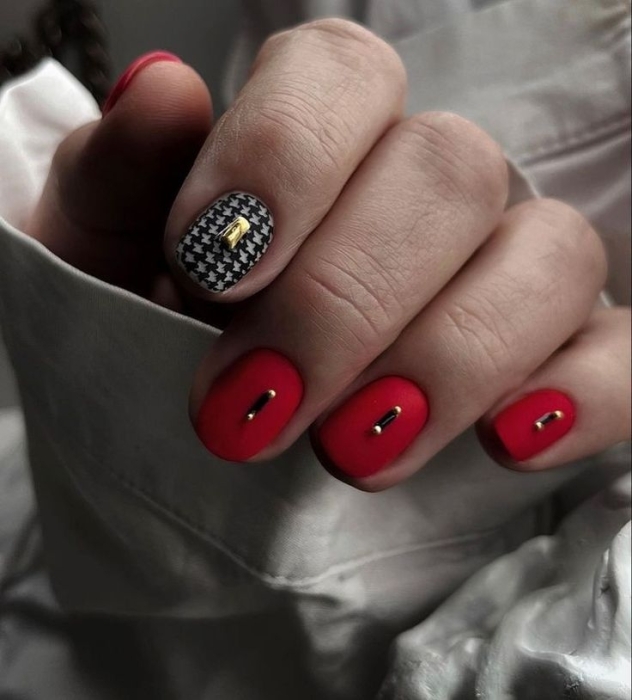 Маникюр в стиле Коко Шанель: изящные ногти для женщин любого возраста (ФОТО) - фото №1