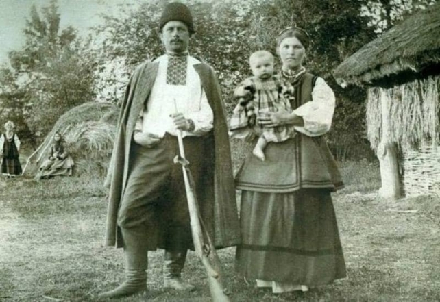 Украинская семья 100 лет назад, фото