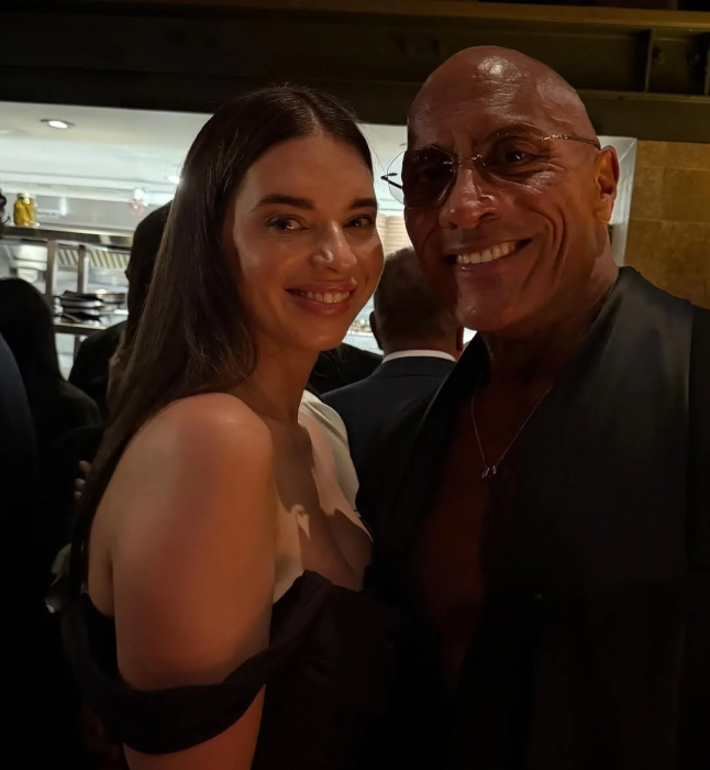 Екатерина Усик с Двейном Джонсоном на кинопремьере