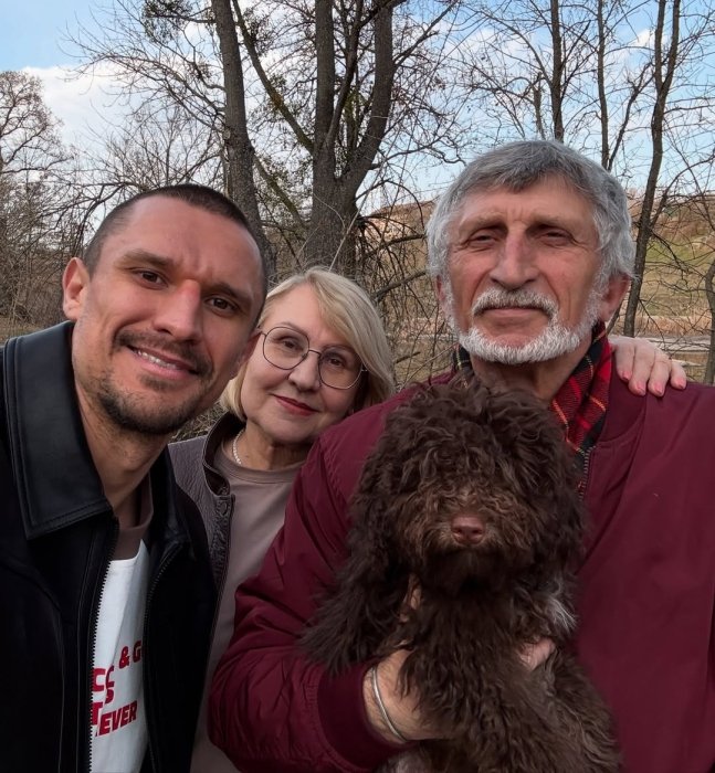 Тарас Цымбалюк показал своих родителей – как выглядит семья актера