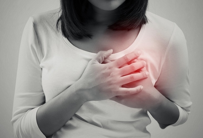 Это не сердечный приступ: 8 причин боли в груди - фото №1