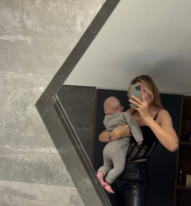 Леся Никитюк показала сына Оскара и восхищала Сеть – фото