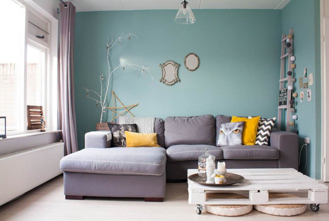 Стены в приглушенном бирюзовом цвете