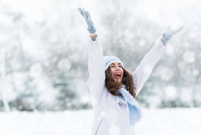 Долой тоску! 17 проверенных способов, которые помогут поднять настроение зимой - фото №1