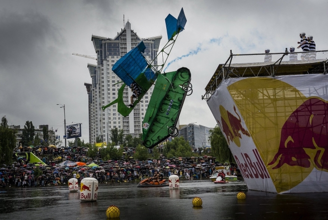 Red Bull Flugtag снова в Украине ищет отважных летунов!