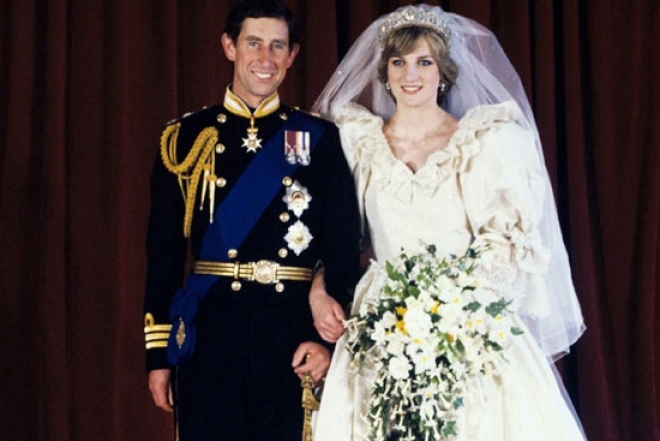 Королевский биограф: принцесса Диана чувствовала себя "ягненком на заклании" в день своей свадьбы с принцем Чарльзом - фото №1