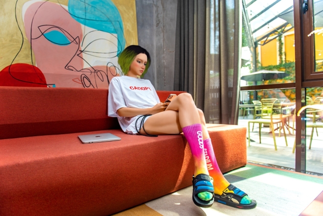 В Украине создали первую цифровую fashion-инфлюенсерку в Instagram: ее зовут Астра Стар (ФОТО) - фото №1