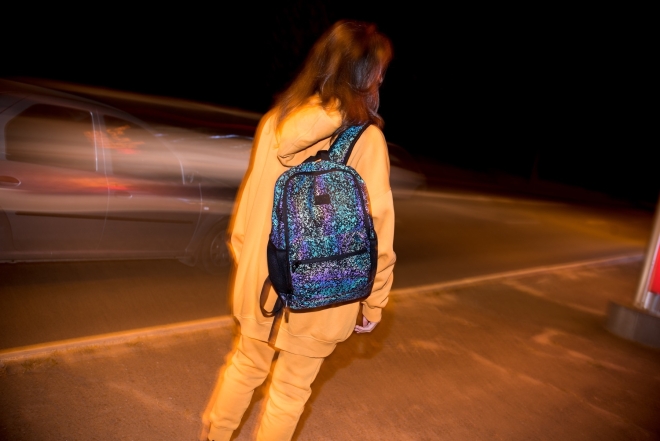 Светоотражающие рюкзаки: зачем они нужны и где их купить - фото №1