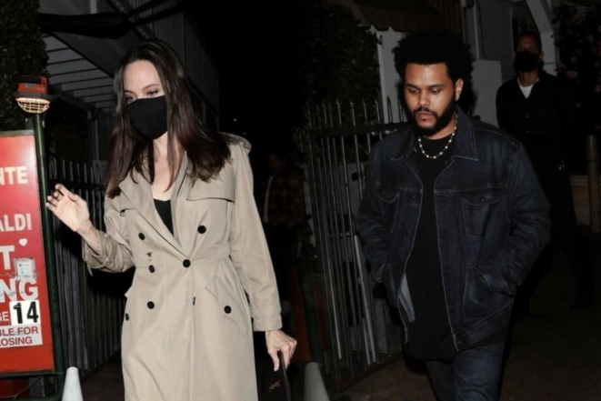 Источник рассказал всю правду об отношениях Анджелины Джоли и The Weeknd - фото №1
