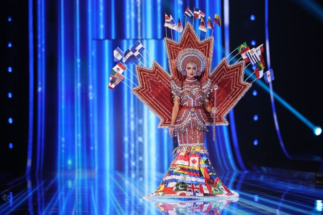 "Берегиня мать", "Снежная королева" и другие: самые необычные национальные костюмы на "Мисс Вселенная-2023" - фото №5
