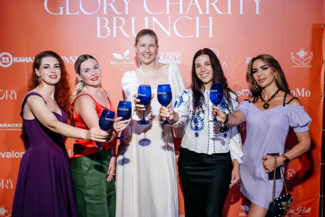 GLORY CHARITY BRUNCH: Нина Донгаузер, Анна Луценко, Татьяна Аборонок, Дарья Лотоцкая, Алена Молчанова