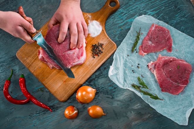 Як смачно приготувати м'ясо в духовці