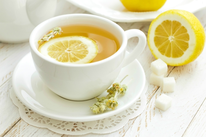 Чай с лимоном - это хорошо, но без кипятка: эксперт поделилась секретом приготовления действительно полезного горячего напитка - фото №1