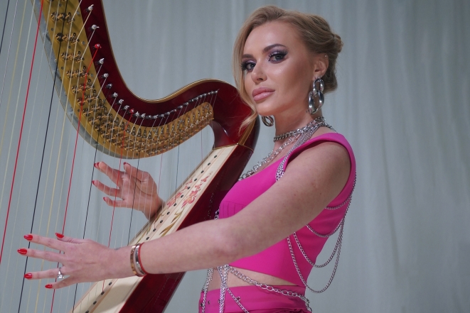 После бурных скандалов Слава Каминская украинизировала свою самую популярную песню Slava Bogu (ВИДЕО) - фото №1