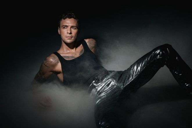 Макс Барських Mine - як знімали кліп під час повітряної тривоги у Києві