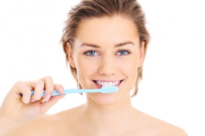 Как правильно чистить зубы: учимся ухаживать за ротовой полостью - фото №2