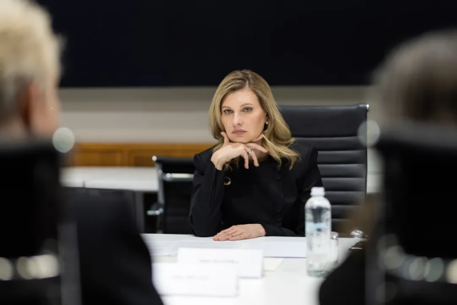 Елена Зеленская показала модный костюм 2025 года