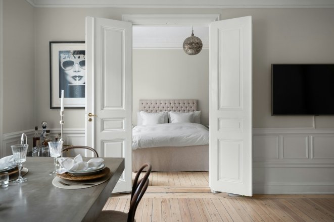 Білі декоративні молдинги