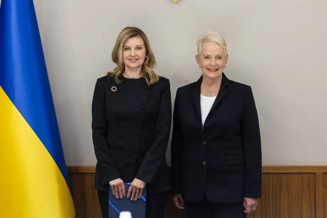 Елена Зеленская показала модный костюм 2025 года