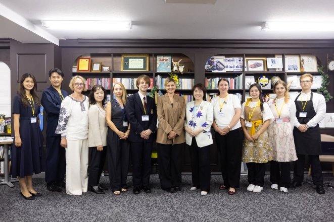 Блейзер цвета кемел – с чем Елена Зеленская носит эту вещь