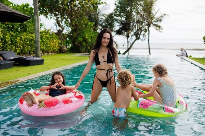 Инна Мирошниченко и дети на Бали