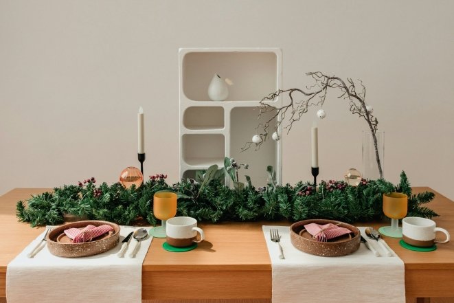 Великодній декор квартири - квіти, писанки, вінок