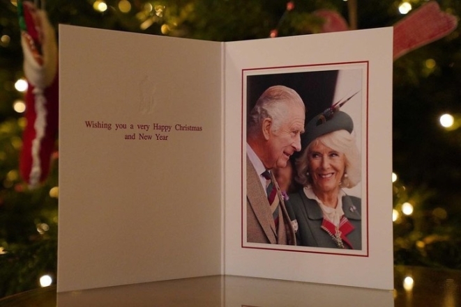Семейная идиллия - принц Уильям и Кейт Миддлтон представили рождественскую открытку (ФОТО) - фото №3