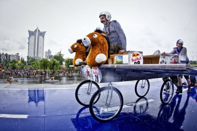 Red Bull Flugtag снова в Украине ищет отважных летунов!