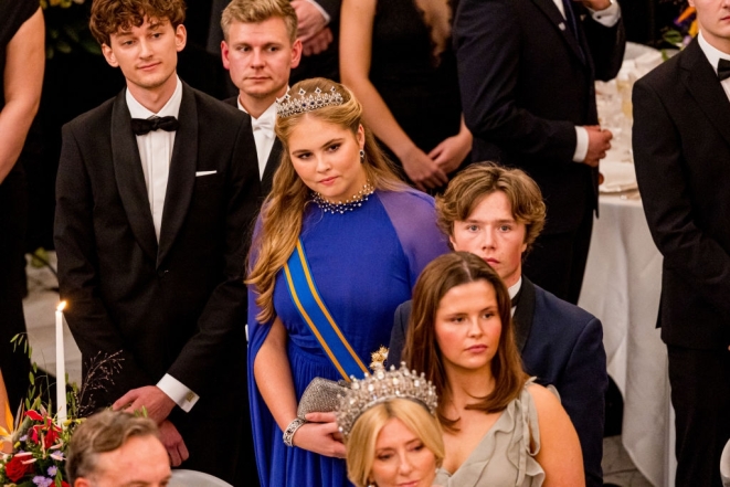 Наймолодший royal-холостяк принц Крістіан розкішно відсвяткував 18-річчя у центрі Копенгагена (ФОТО) - фото №4