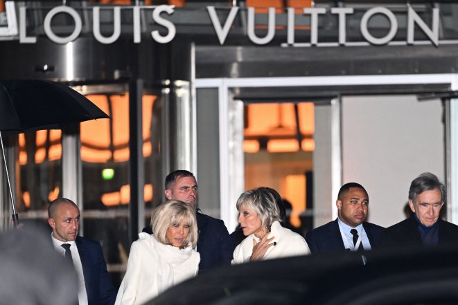 Брижит Макрон на Неделе моды в Париже.