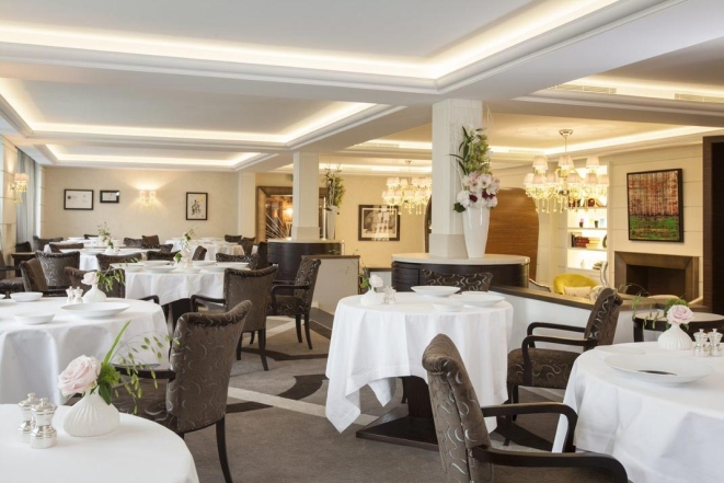Мишленовский ресторан "Кот в сапогах" снова ждет гостей в отеле Beau-Rivage Genève - фото №1