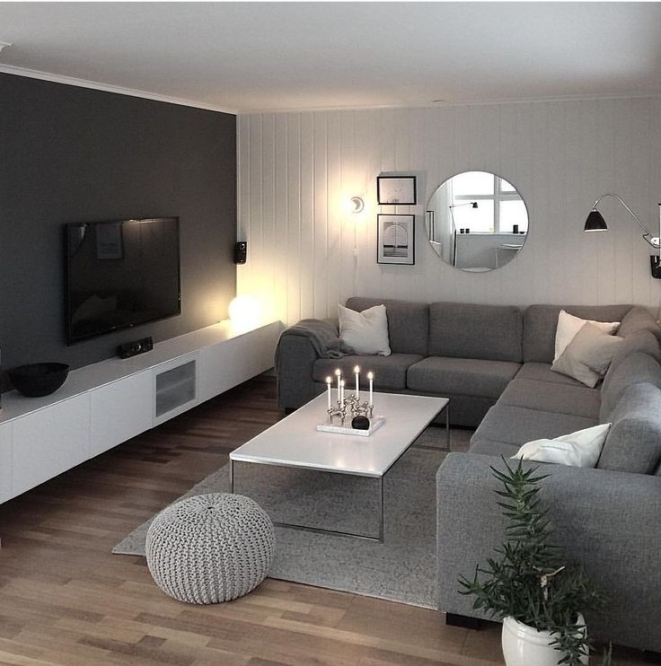 Серый диван и ковер, фото