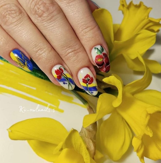 Патріотичний манікюр на День Незалежності 2025
