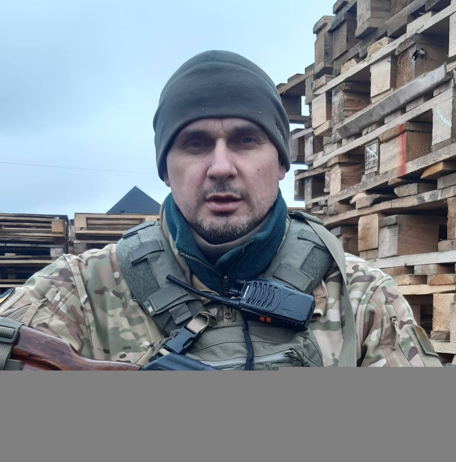 "Мій підрозділ веде важкі бої": Олег Сенцов отримав нове військове звання - фото №2
