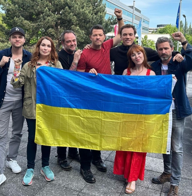 Фанати в захваті: зірки легендарного серіалу "Надприродне" підтримали Україну - фото №1
