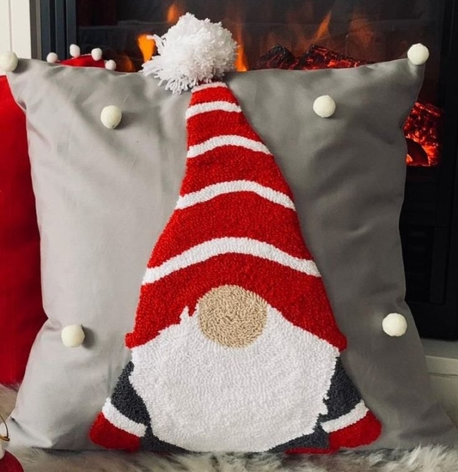 По-новогоднему мягко: модные праздничные подушки для вашего интерьера (ФОТО) - фото №23