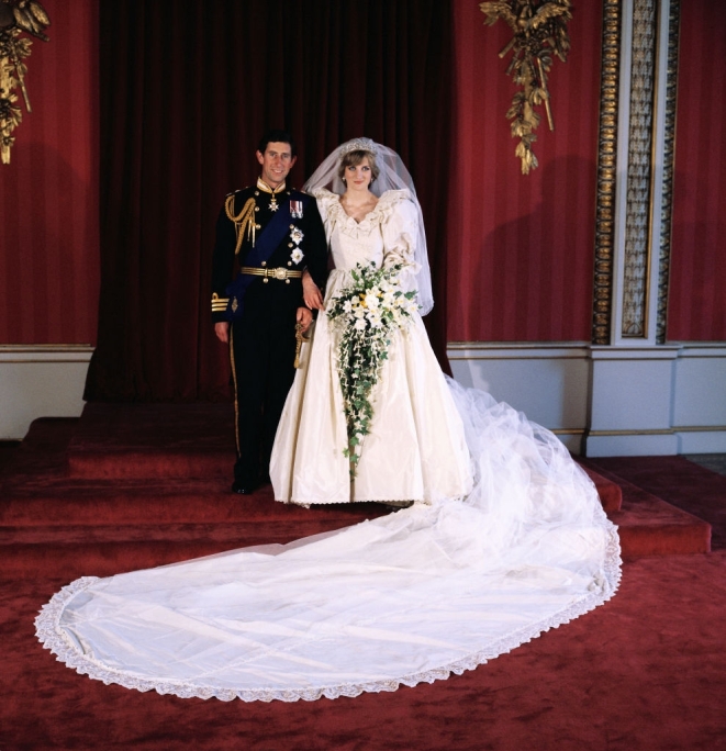 Крупнейшие королевские скандалы, в центре которых был Чарльз III: измены, развод и денежные махинации - фото №3
