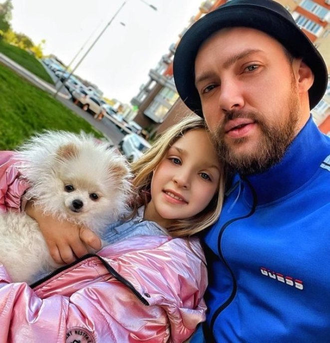 Олег Кензов и дочь, фото