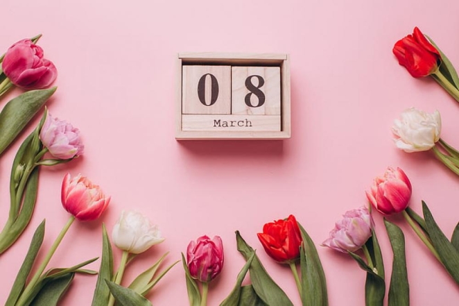 Карсные и розовые тюльпаны, фото