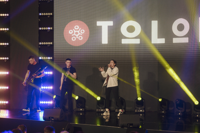 Украинская группа "Toloka" выступает во время вручения премии "Варті", фото